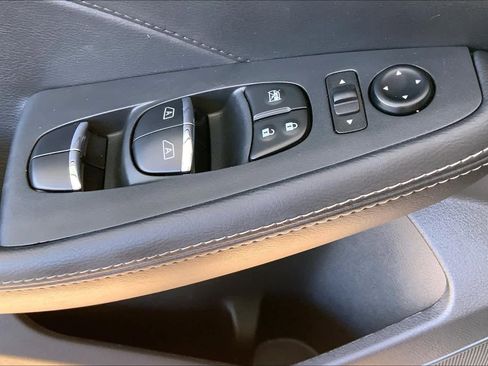 Used 2022 Nissan Maxima SV w/ Floor Mat Group FWD image 32