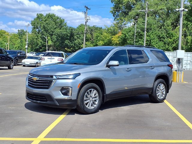 Used 2024 Chevrolet Traverse LT FWD image 1
