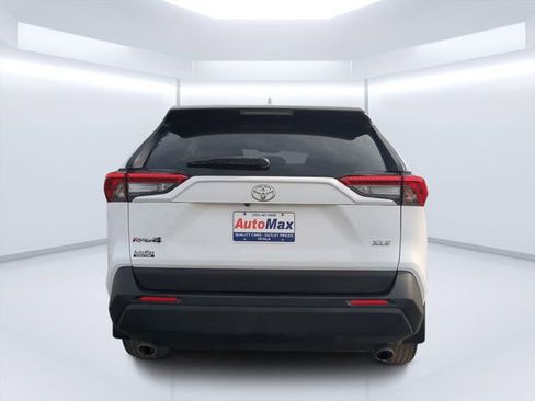 Used 2021 Toyota RAV4 XLE image 4