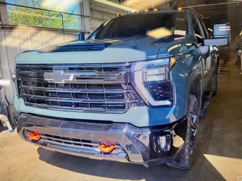 Used 2025 Chevrolet Silverado 2500 LT w/ Trail Boss Package AWD/4WD image 1