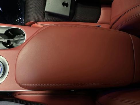 Used 2025 Genesis GV70 3.5T Sport image 22