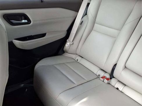 Certified 2022 Nissan Rogue SV w/ SV Premium Package image 16