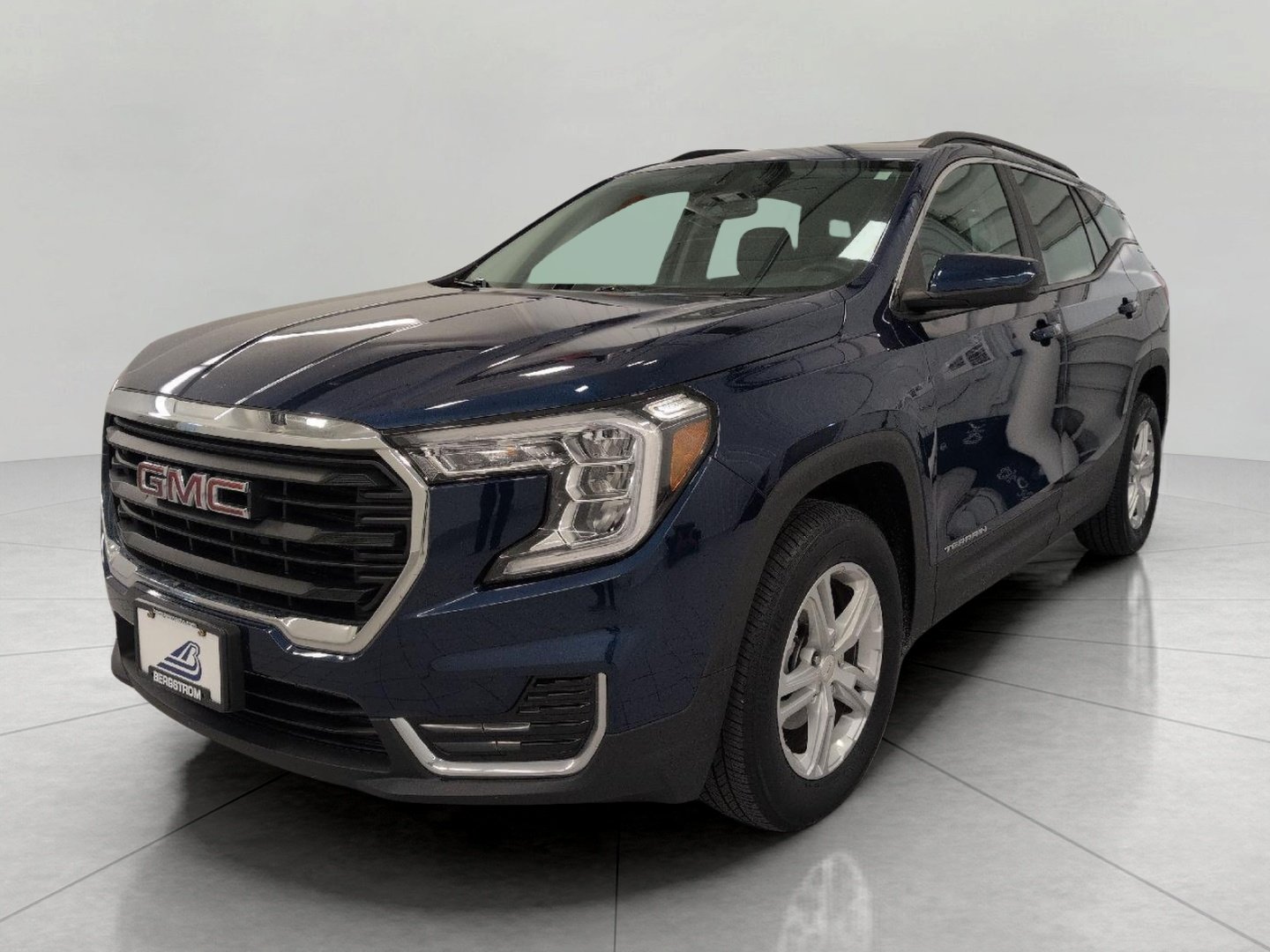 Used 2023 GMC Terrain SLE w/ Driver Convenience Package AWD/4WD image 12