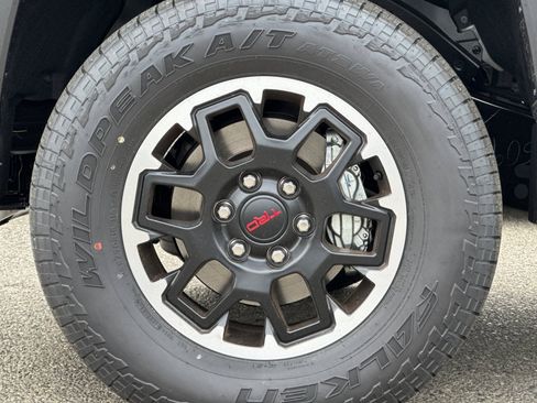 New 2025 Toyota Tacoma TRD Off-Road image 32