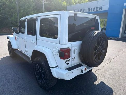 Used 2021 Jeep Wrangler Unlimited Sahara AWD/4WD image 9