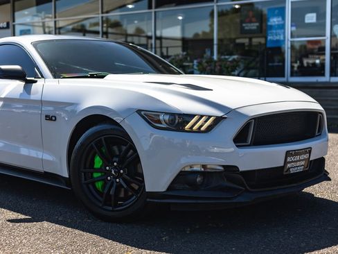 Used 2016 Ford Mustang GT Premium RWD image 3