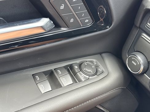 New 2026 Chevrolet Suburban LT w/ Comfort Package RWD image 19