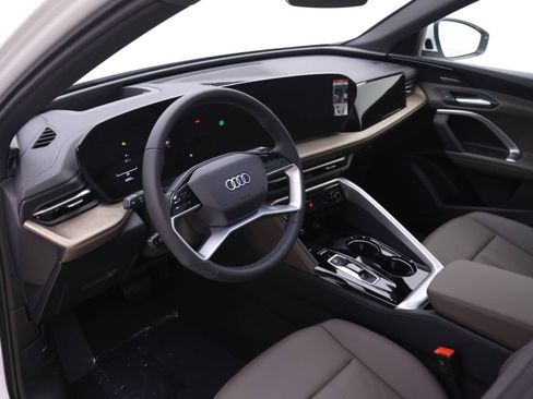 Used 2025 Audi Q5 Premium Plus w/ Premium Plus AWD/4WD image 6