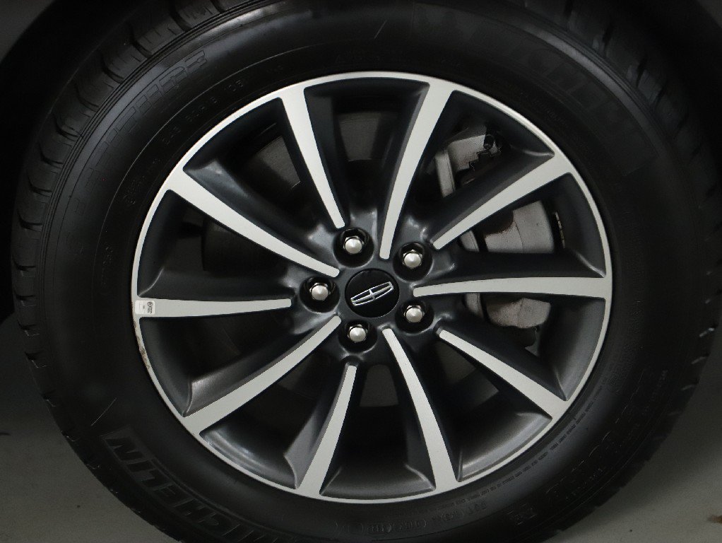 Used 2022 Lincoln Nautilus FWD image 11