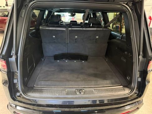 Used 2023 Jeep Wagoneer L Series II AWD/4WD image 26