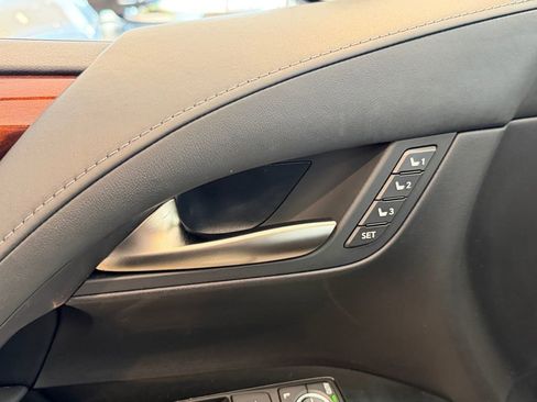 Used 2019 Lexus LX 570 4WD w/ Luxury Package image 32