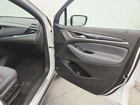 Used 2024 Buick Enclave Premium image 43