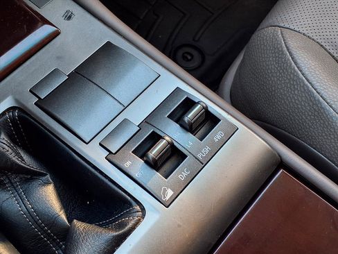 Used 2017 Lexus GX 460 Premium image 19