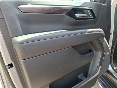 Used 2025 Chevrolet Tahoe Premier w/ Sun And Tow Package AWD/4WD image 14