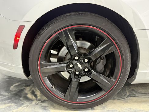 Used 2016 Chevrolet Camaro SS RWD image 25