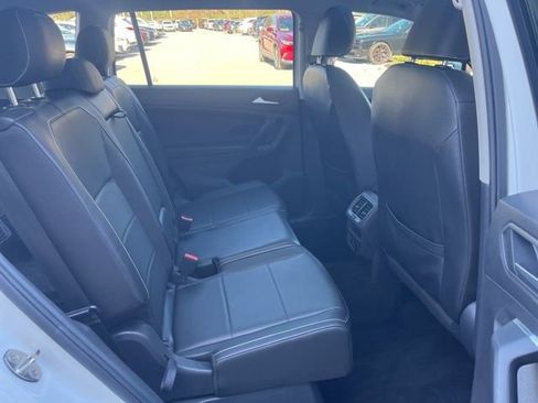 Used 2021 Volkswagen Tiguan SE image 30