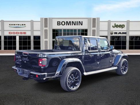 Used 2023 Jeep Gladiator Overland image 4
