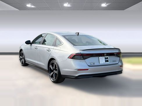 Used 2024 Honda Accord Sport image 3