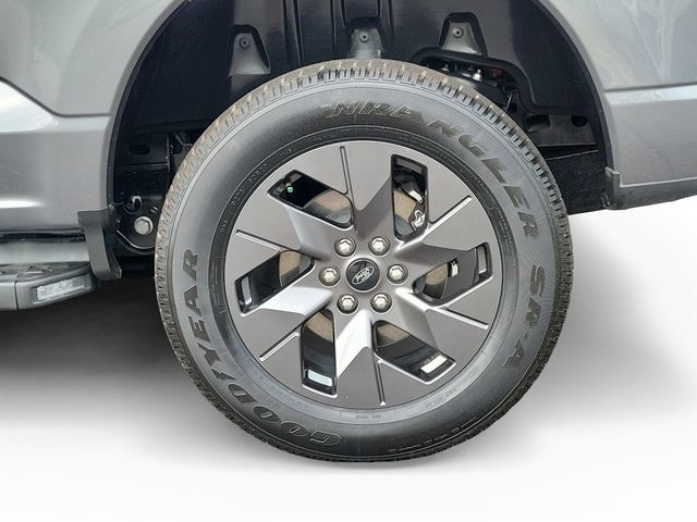Used 2022 Ford F150 Lightning Lariat w/ Tow Technology Package AWD/4WD image 32