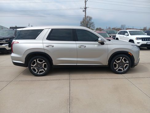 Used 2024 Hyundai Palisade Limited image 4