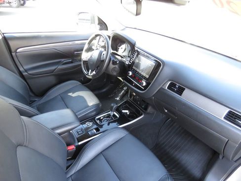 Used 2020 Mitsubishi Outlander SEL AWD/4WD image 14