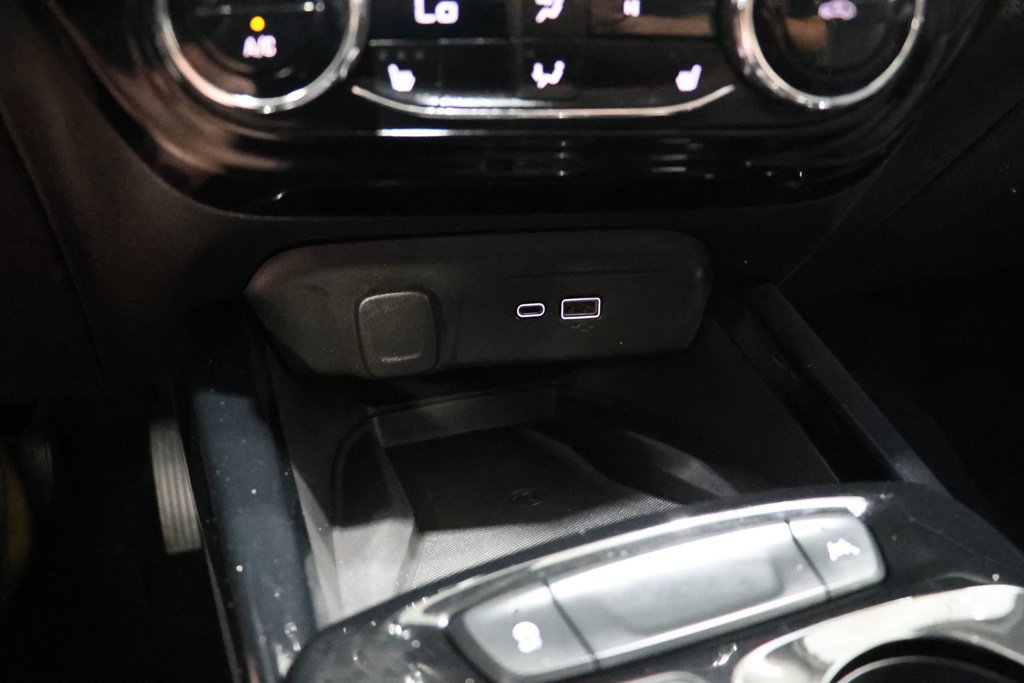 Used 2025 Chevrolet Trax ACTIV w/ Sunroof Package FWD image 25