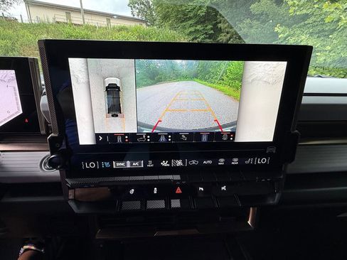 Used 2024 GMC Hummer EV 3X AWD/4WD image 26