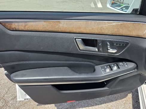 Used 2016 Mercedes-Benz E 350 Sedan w/ Premium Package image 35