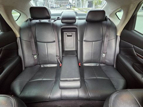 Used 2015 INFINITI Q70 3.7 RWD image 20