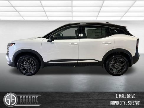 New 2026 Nissan Kicks SR w/ SR Premium Package AWD/4WD image 2