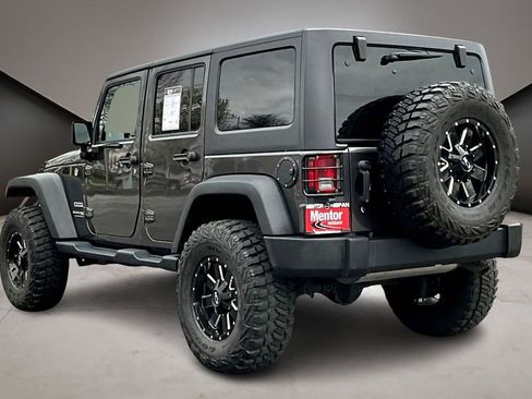 Used 2018 Jeep Wrangler Unlimited Sport S AWD/4WD image 4