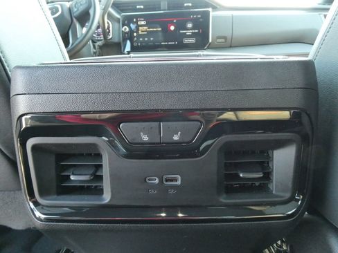 Certified 2025 GMC Sierra 2500 AT4 w/ AT4 Premium Plus Package AWD/4WD image 23