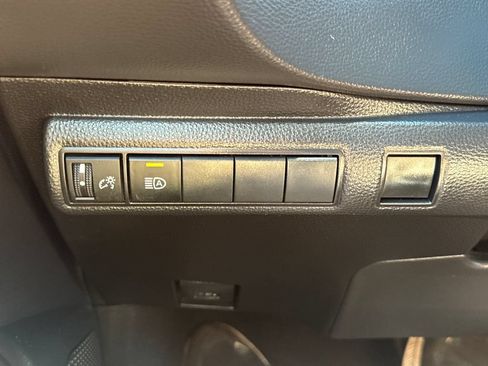 Used 2023 Toyota Corolla SE w/ SE Premium Package FWD image 29