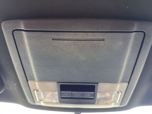 Used 2017 Ford Explorer XLT w/ Equipment Group 202A image 21