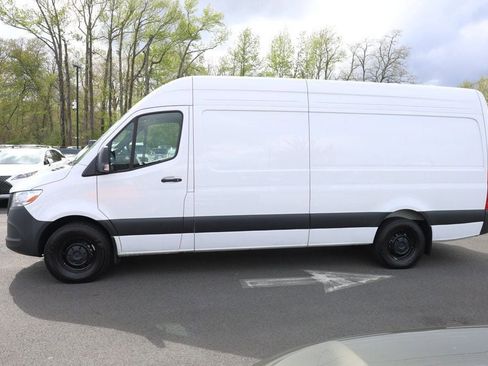 Used 2025 Mercedes-Benz Sprinter 2500 image 2