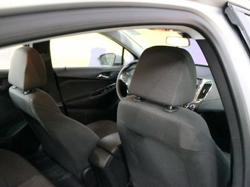 Used 2019 Chevrolet Cruze LT FWD image 10