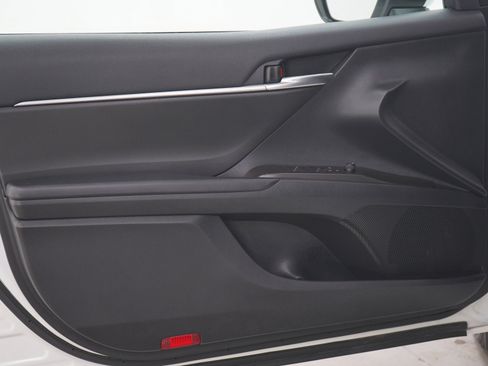 Used 2022 Toyota Camry SE FWD image 18