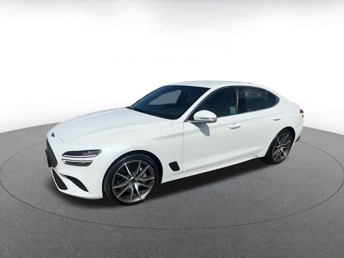 Used 2025 Genesis G70 2.5T image 9