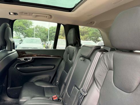 Used 2016 Volvo XC90 T6 Momentum w/ Momentum Plus Package image 12