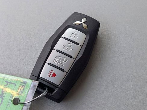 New 2026 Mitsubishi Outlander SE image 30