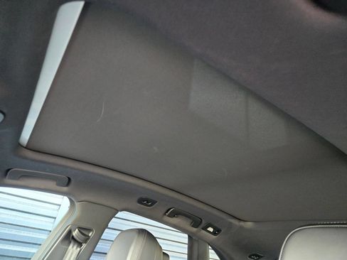 Certified 2025 Porsche Macan AWD/4WD image 20