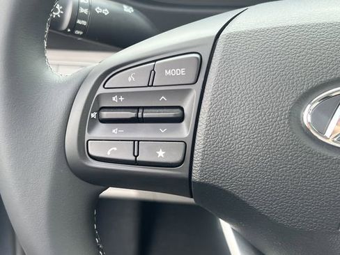 New 2026 Hyundai Venue SEL FWD image 17