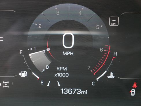 Used 2025 GMC Terrain Elevation w/ Elevation Premium Package AWD/4WD image 19