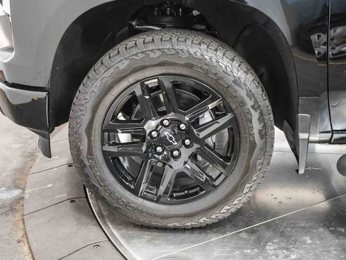 Used 2026 Chevrolet Silverado 1500 Custom w/ Turbomax Blackout Package RWD image 9