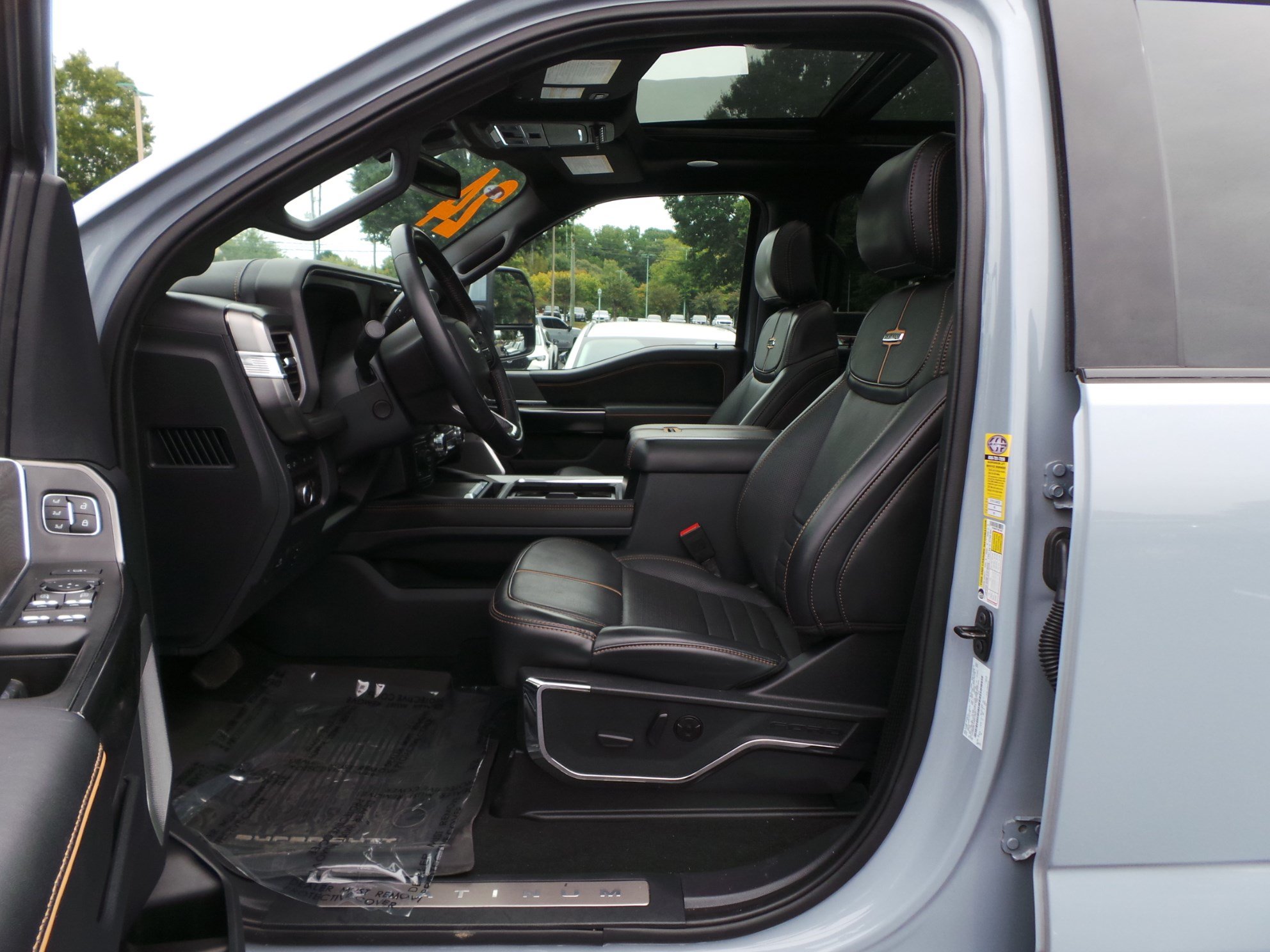 Used 2024 Ford F250 Platinum w/ FX4 Off-Road Package AWD/4WD image 34