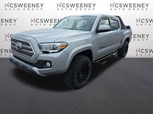 Used 2016 Toyota Tacoma SR5 w/ SR5 Appearance Package (SN) image 3