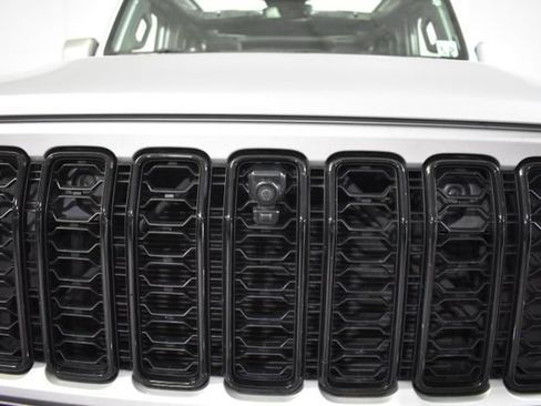 Used 2024 Jeep Wrangler High Altitude AWD/4WD image 38