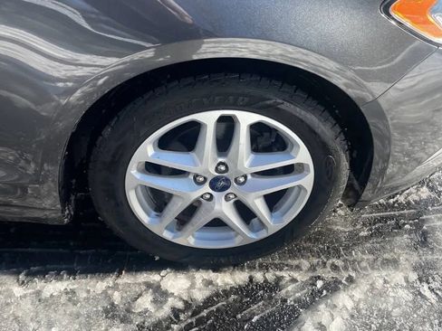 Used 2016 Ford Fusion SE image 47