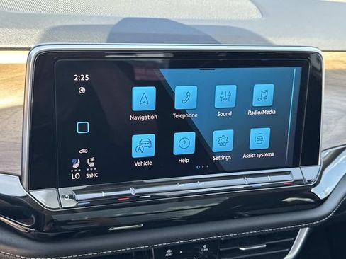 Certified 2024 Volkswagen Atlas SE w/ Panoramic Sunroof Package FWD image 12