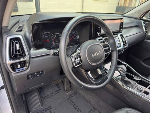 Used 2022 Kia Sorento SX AWD/4WD image 13